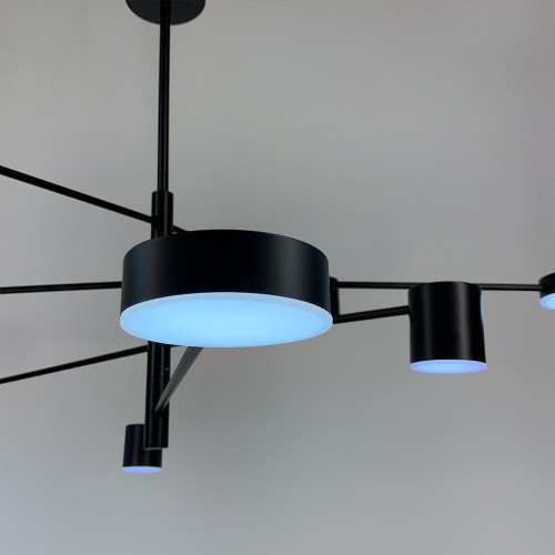 Современная черная LED люстра FLEA с регулируемыми по оси рожками. | Line F | Арт. DE31/8 BK 